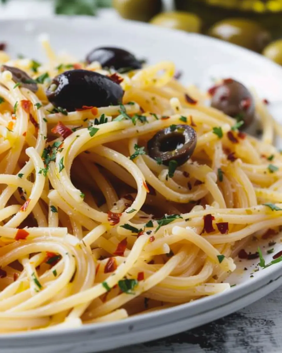 10-Minute Pasta with Olives: Easy Comfort Food for Busy Nights